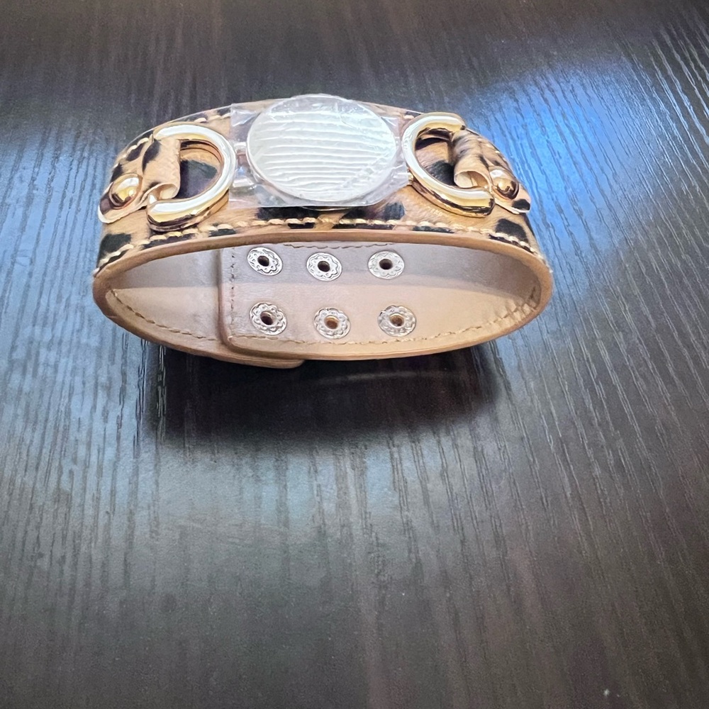 Leopard cuff